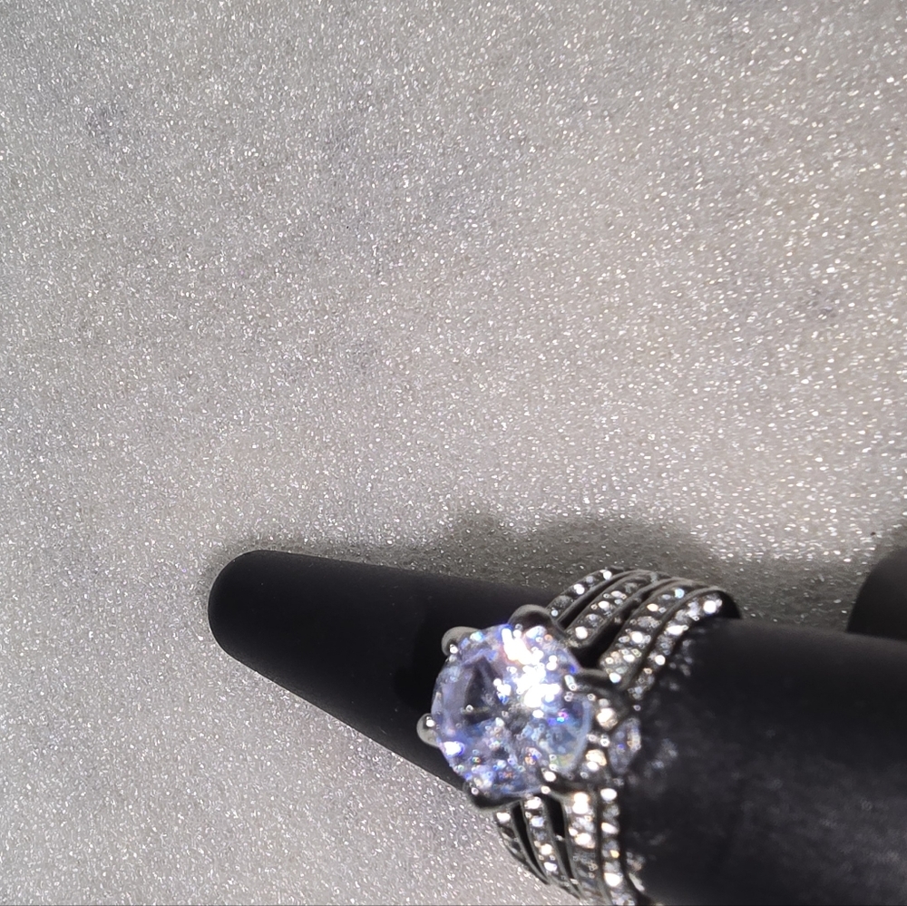 LARGE DIAMOND SIMULANT RING